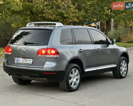 Серый Фольксваген Туарег, объемом двигателя 3 л и пробегом 220 тыс. км за 8250 $, фото 24 на Automoto.ua