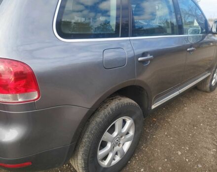 Серый Фольксваген Туарег, объемом двигателя 3 л и пробегом 450 тыс. км за 10900 $, фото 9 на Automoto.ua