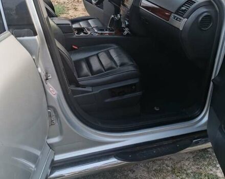 Сірий Фольксваген Туарег, об'ємом двигуна 3.19 л та пробігом 290 тис. км за 8000 $, фото 2 на Automoto.ua