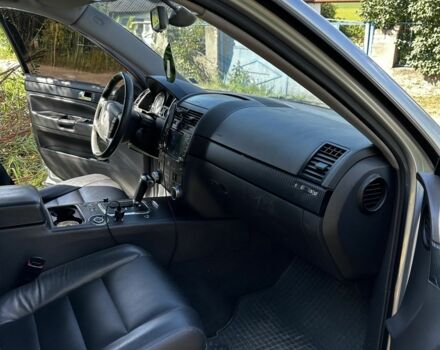 Серый Фольксваген Туарег, объемом двигателя 3 л и пробегом 290 тыс. км за 5800 $, фото 11 на Automoto.ua