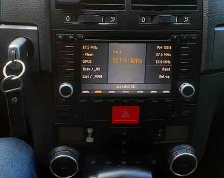 Сірий Фольксваген Туарег, об'ємом двигуна 3 л та пробігом 385 тис. км за 8500 $, фото 5 на Automoto.ua