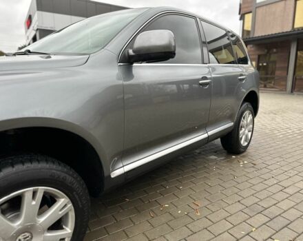 Серый Фольксваген Туарег, объемом двигателя 3 л и пробегом 370 тыс. км за 5450 $, фото 7 на Automoto.ua