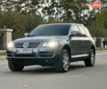 Серый Фольксваген Туарег, объемом двигателя 3 л и пробегом 220 тыс. км за 8250 $, фото 51 на Automoto.ua