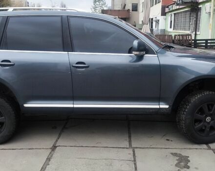 Серый Фольксваген Туарег, объемом двигателя 3 л и пробегом 320 тыс. км за 4200 $, фото 9 на Automoto.ua