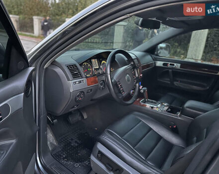 Серый Фольксваген Туарег, объемом двигателя 3 л и пробегом 220 тыс. км за 8250 $, фото 34 на Automoto.ua