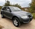 Серый Фольксваген Туарег, объемом двигателя 2.5 л и пробегом 250 тыс. км за 4740 $, фото 2 на Automoto.ua