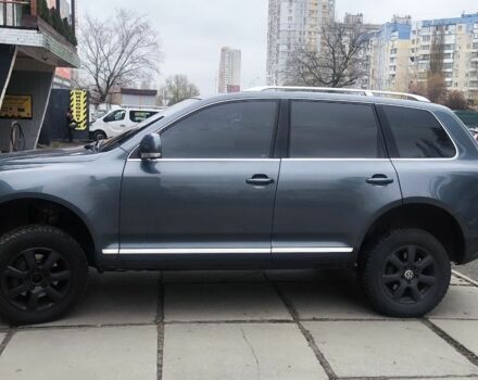 Серый Фольксваген Туарег, объемом двигателя 3 л и пробегом 320 тыс. км за 4200 $, фото 8 на Automoto.ua