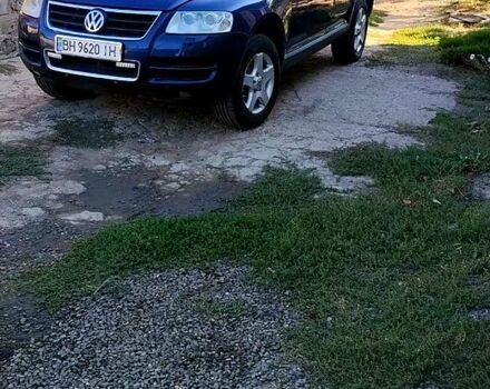 Серый Фольксваген Туарег, объемом двигателя 3 л и пробегом 200 тыс. км за 6000 $, фото 2 на Automoto.ua