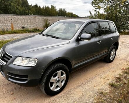 Серый Фольксваген Туарег, объемом двигателя 2.5 л и пробегом 250 тыс. км за 4740 $, фото 1 на Automoto.ua