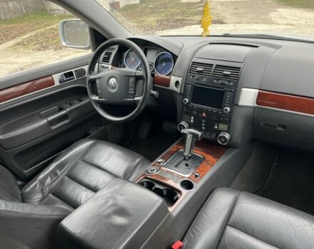 Серый Фольксваген Туарег, объемом двигателя 3 л и пробегом 340 тыс. км за 5500 $, фото 8 на Automoto.ua