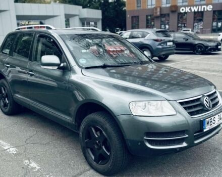 Серый Фольксваген Туарег, объемом двигателя 2.5 л и пробегом 350 тыс. км за 4700 $, фото 1 на Automoto.ua