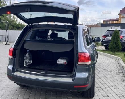 Сірий Фольксваген Туарег, об'ємом двигуна 2.5 л та пробігом 300 тис. км за 6800 $, фото 12 на Automoto.ua