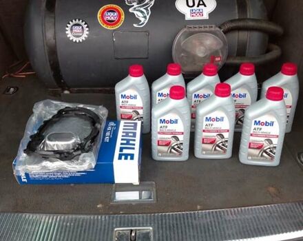 Серый Фольксваген Туарег, объемом двигателя 3.2 л и пробегом 390 тыс. км за 4300 $, фото 2 на Automoto.ua