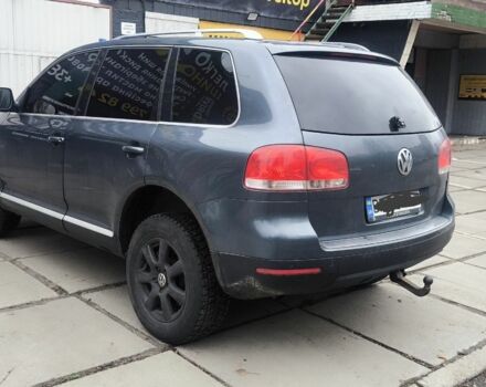 Серый Фольксваген Туарег, объемом двигателя 3 л и пробегом 320 тыс. км за 4200 $, фото 3 на Automoto.ua