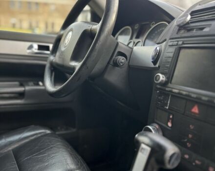 Серый Фольксваген Туарег, объемом двигателя 0 л и пробегом 200 тыс. км за 3600 $, фото 8 на Automoto.ua