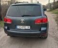 Серый Фольксваген Туарег, объемом двигателя 2.46 л и пробегом 380 тыс. км за 6800 $, фото 3 на Automoto.ua