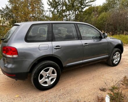 Серый Фольксваген Туарег, объемом двигателя 2.5 л и пробегом 250 тыс. км за 4740 $, фото 3 на Automoto.ua