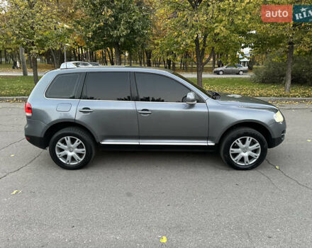 Серый Фольксваген Туарег, объемом двигателя 3 л и пробегом 220 тыс. км за 8250 $, фото 14 на Automoto.ua