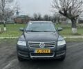 Серый Фольксваген Туарег, объемом двигателя 2.5 л и пробегом 300 тыс. км за 3999 $, фото 1 на Automoto.ua