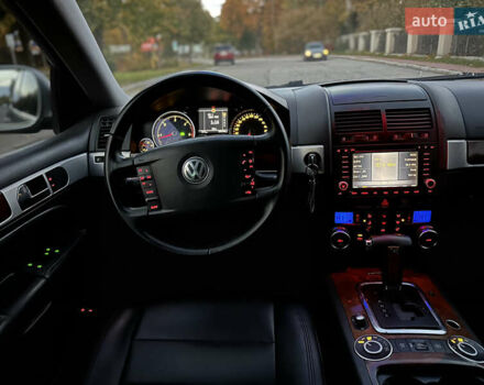 Серый Фольксваген Туарег, объемом двигателя 3 л и пробегом 220 тыс. км за 8250 $, фото 42 на Automoto.ua