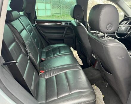 Серый Фольксваген Туарег, объемом двигателя 3 л и пробегом 340 тыс. км за 5500 $, фото 6 на Automoto.ua