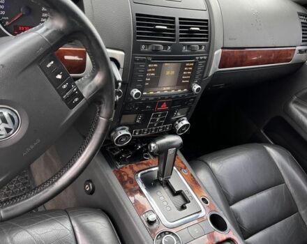 Сірий Фольксваген Туарег, об'ємом двигуна 2.5 л та пробігом 300 тис. км за 6800 $, фото 6 на Automoto.ua