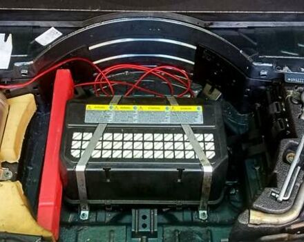 Серый Фольксваген Туарег, объемом двигателя 3 л и пробегом 304 тыс. км за 9300 $, фото 4 на Automoto.ua