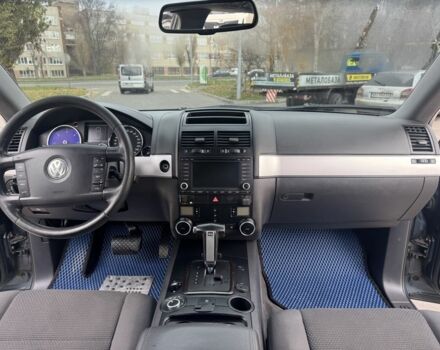Сірий Фольксваген Туарег, об'ємом двигуна 2.5 л та пробігом 350 тис. км за 4500 $, фото 12 на Automoto.ua