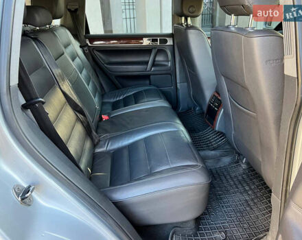 Серый Фольксваген Туарег, объемом двигателя 2.97 л и пробегом 188 тыс. км за 8900 $, фото 24 на Automoto.ua