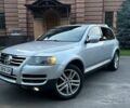 Сірий Фольксваген Туарег, об'ємом двигуна 3.2 л та пробігом 370 тис. км за 7700 $, фото 5 на Automoto.ua