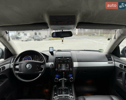 Сірий Фольксваген Туарег, об'ємом двигуна 3 л та пробігом 390 тис. км за 8700 $, фото 24 на Automoto.ua