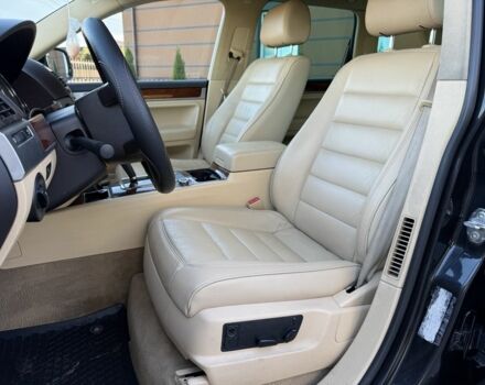 Сірий Фольксваген Туарег, об'ємом двигуна 3 л та пробігом 300 тис. км за 6900 $, фото 12 на Automoto.ua