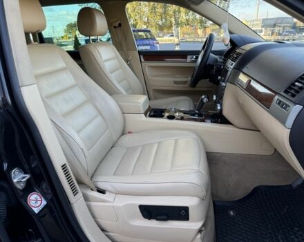 Сірий Фольксваген Туарег, об'ємом двигуна 3 л та пробігом 300 тис. км за 6900 $, фото 9 на Automoto.ua