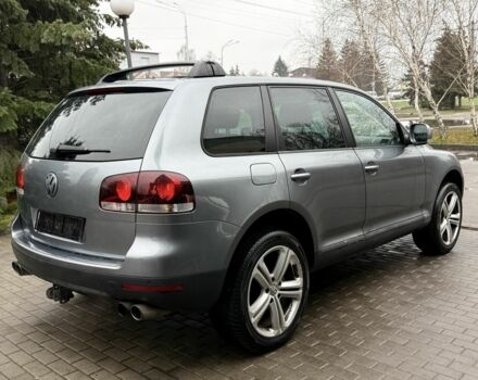 Серый Фольксваген Туарег, объемом двигателя 3 л и пробегом 287 тыс. км за 7150 $, фото 5 на Automoto.ua
