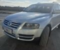 Фольксваген Туарег 2006 у Вилкове на Automoto.ua Сірий Фольксваген Туарег, об'ємом двигуна 2.46 л та пробігом 289 тис. км за 9500 $, фото 1 на Automoto.ua