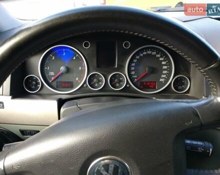 Сірий Фольксваген Туарег, об'ємом двигуна 2.5 л та пробігом 316 тис. км за 12500 $, фото 6 на Automoto.ua