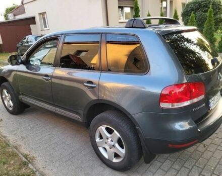 Серый Фольксваген Туарег, объемом двигателя 2.5 л и пробегом 260 тыс. км за 2800 $, фото 3 на Automoto.ua