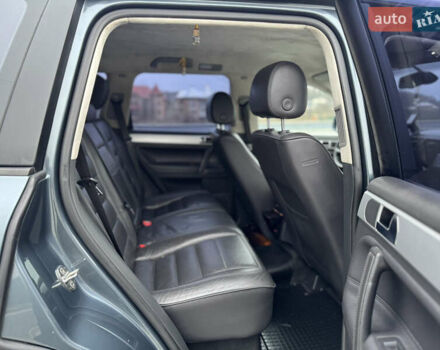 Сірий Фольксваген Туарег, об'ємом двигуна 3 л та пробігом 390 тис. км за 8700 $, фото 18 на Automoto.ua