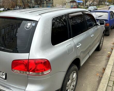 Сірий Фольксваген Туарег, об'ємом двигуна 3.2 л та пробігом 327 тис. км за 9500 $, фото 2 на Automoto.ua