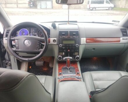 Серый Фольксваген Туарег, объемом двигателя 3 л и пробегом 270 тыс. км за 5700 $, фото 6 на Automoto.ua