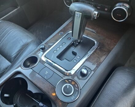 Сірий Фольксваген Туарег, об'ємом двигуна 3 л та пробігом 280 тис. км за 3700 $, фото 8 на Automoto.ua