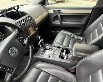 Сірий Фольксваген Туарег, об'ємом двигуна 3 л та пробігом 440 тис. км за 5900 $, фото 8 на Automoto.ua