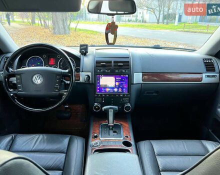 Серый Фольксваген Туарег, объемом двигателя 2.97 л и пробегом 188 тыс. км за 8900 $, фото 26 на Automoto.ua