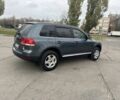 Сірий Фольксваген Туарег, об'ємом двигуна 2.5 л та пробігом 350 тис. км за 4500 $, фото 3 на Automoto.ua