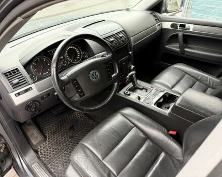 Серый Фольксваген Туарег, объемом двигателя 3 л и пробегом 287 тыс. км за 7150 $, фото 13 на Automoto.ua