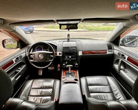 Серый Фольксваген Туарег, объемом двигателя 2.5 л и пробегом 254 тыс. км за 6700 $, фото 17 на Automoto.ua