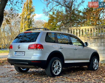Серый Фольксваген Туарег, объемом двигателя 2.97 л и пробегом 188 тыс. км за 8900 $, фото 9 на Automoto.ua