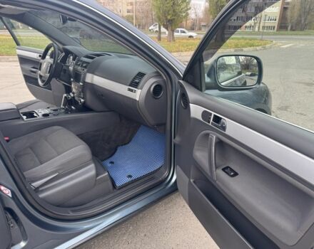 Сірий Фольксваген Туарег, об'ємом двигуна 2.5 л та пробігом 350 тис. км за 4500 $, фото 10 на Automoto.ua