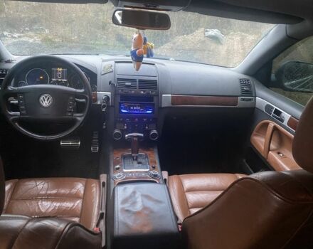 Сірий Фольксваген Туарег, об'ємом двигуна 5 л та пробігом 260 тис. км за 3100 $, фото 15 на Automoto.ua