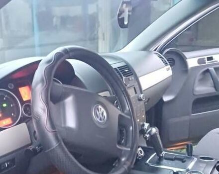 Сірий Фольксваген Туарег, об'ємом двигуна 2.5 л та пробігом 340 тис. км за 9600 $, фото 3 на Automoto.ua